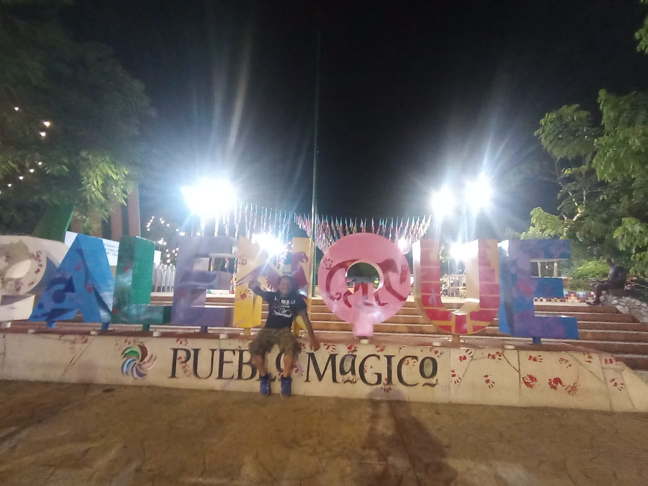 Palenque de noche